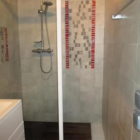 4 Pers. Avec Grande Terrasse - 4 Personnes Mae-2995